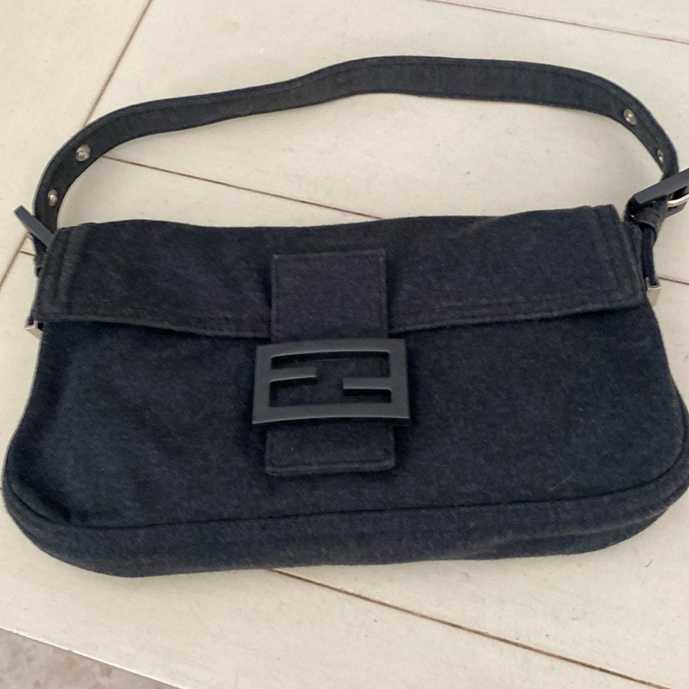 Fendi baguette wool handbag. Authentic. Used, but good condition.